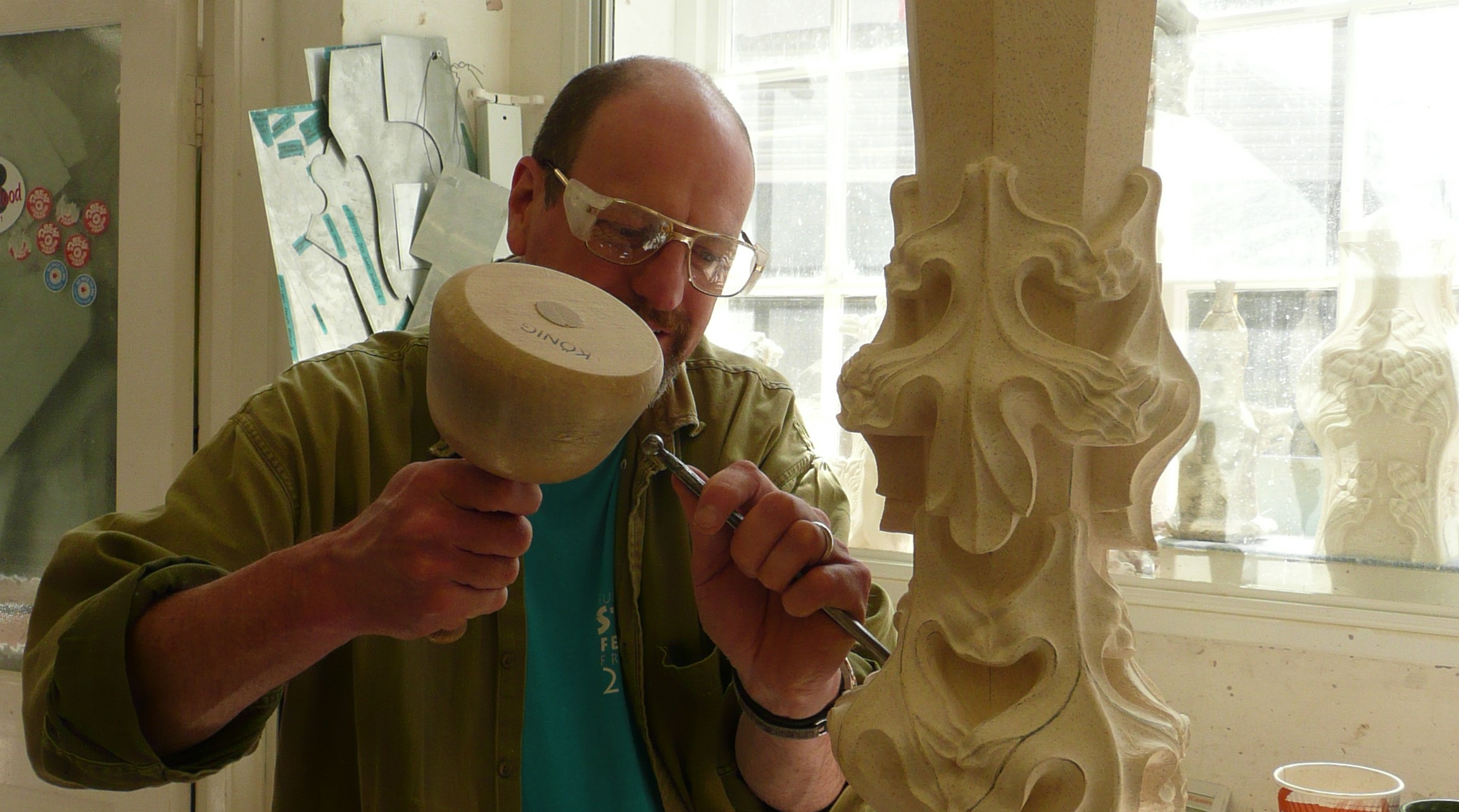 York Minster Sculpture 14_2010 - carver, cropped.JPG